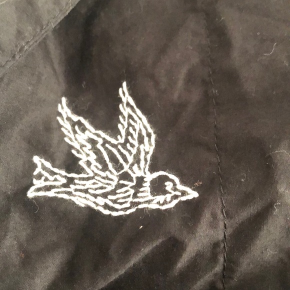 SOLD! 🦢 🌸 Bird embroidered halter top - Picture 9 of 9